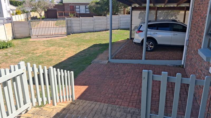 2 Bedroom Property for Sale in Stilbaai Wes Western Cape